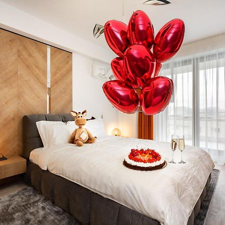 Classy Sassy - Elegant Escape In Timpuri Noi Bukarest Eksteriør billede